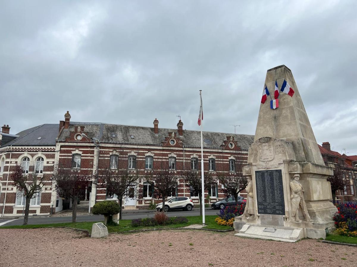 فندق Montdidier في  Le Conde المظهر الخارجي الصورة